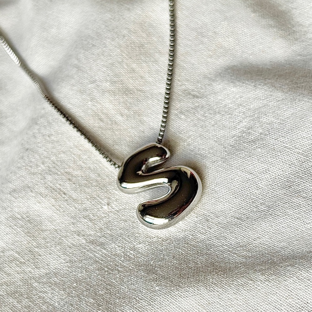 ✨ Chunky Silver Bubble Letter Initial Necklace ✨ leather S - Picture 4 of 6